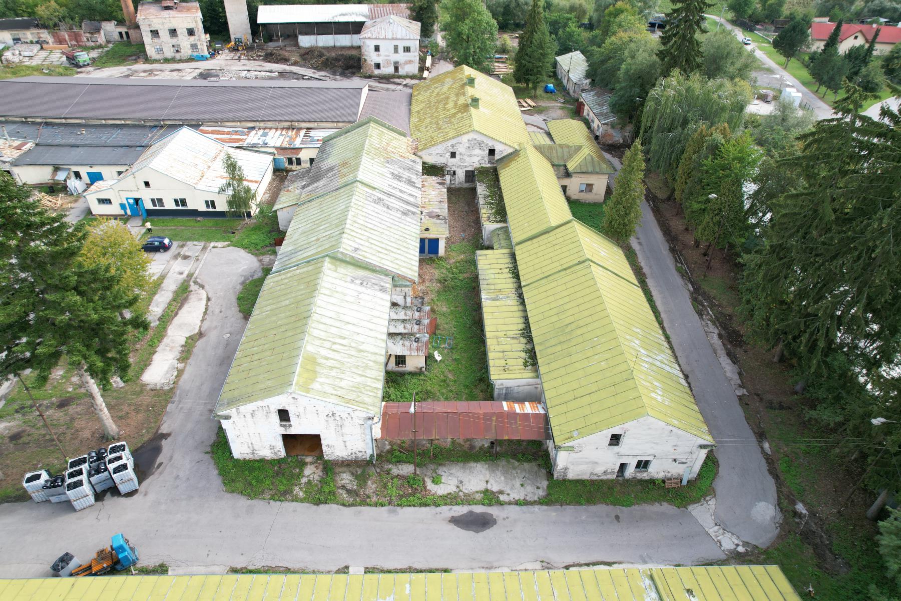 Murované sklady v priemyselnom areály od 200 - 2200 m2