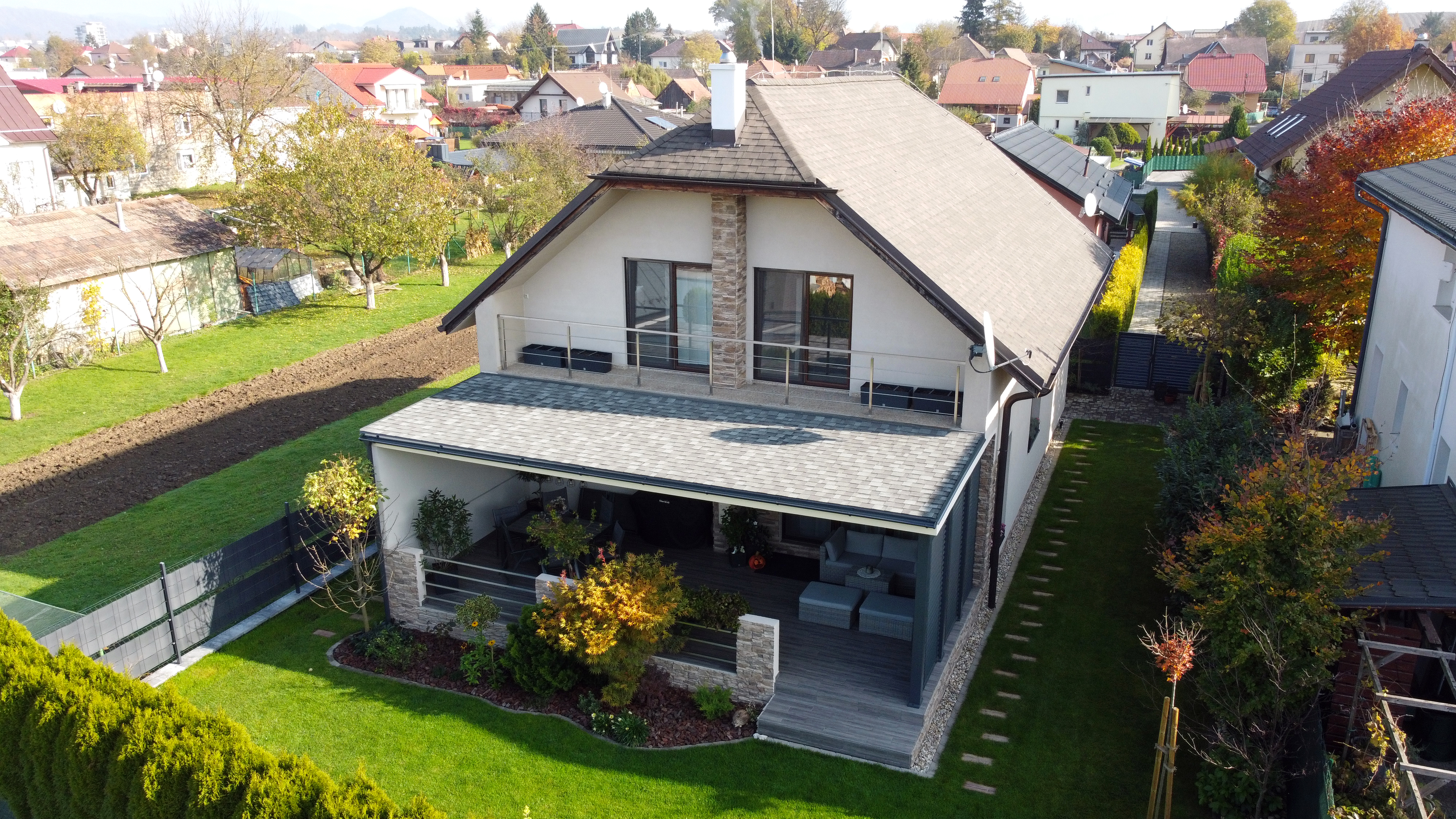 EXKLUZÍVNE! Krásny 5-izbový rodinný dom s veľkou terasou a záhradou,  Žilina - Bytčica, Cena: 464.000 €