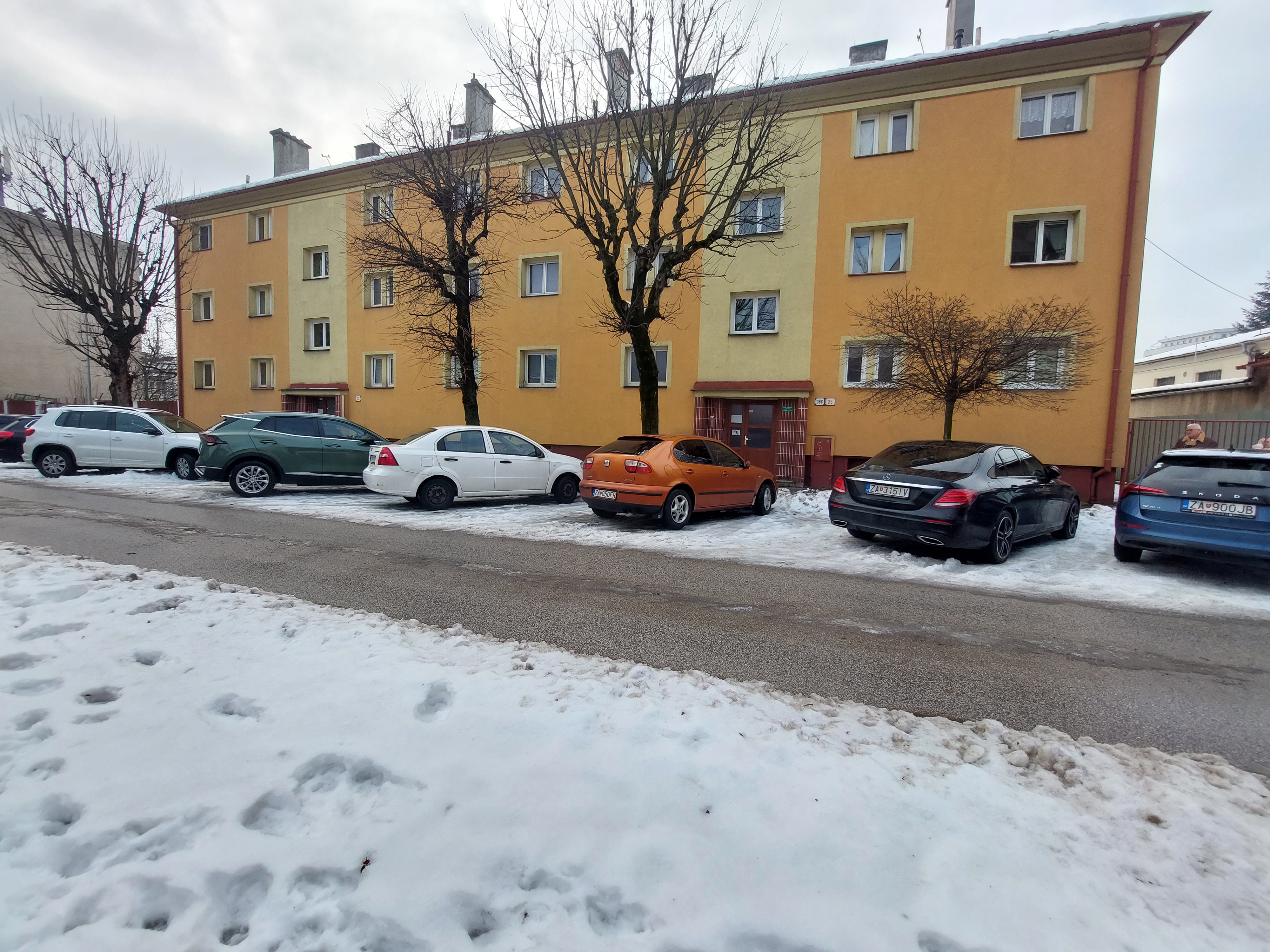 Tichý mestský 2 izbový byt s garážou, Žilina - Staré mesto