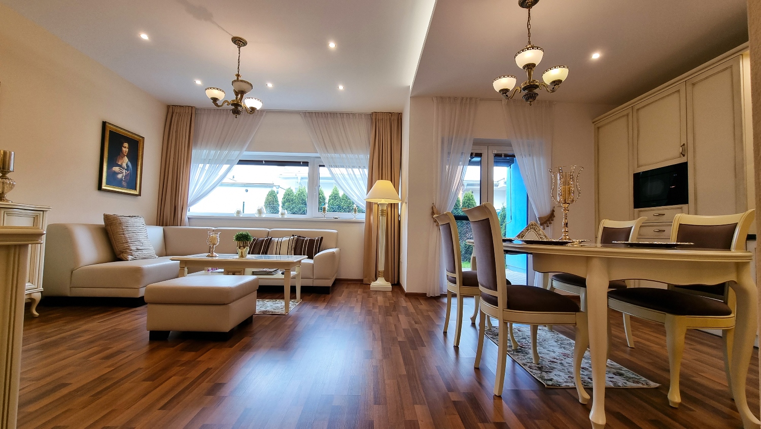 Exkluzívny 4-izbový rodinný dom typu bungalov, 2 kúpeľne, predaj, Žilina - Juh, Cena: 399.000 €
