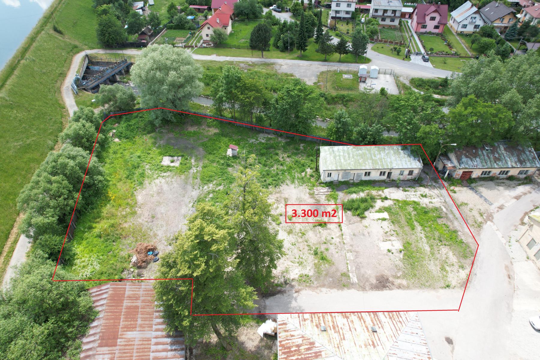 Prenájom - Priemyselný pozemok  pre vaše podnikanie v Bytči  3.300 m2