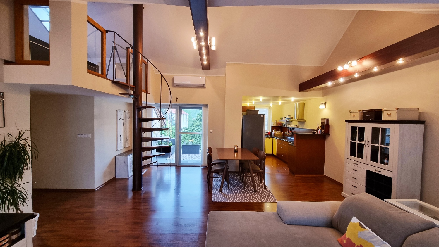 EXKLUZÍVNE! Unikátny 4-izbový byt, 106 m2, mezonet, terasa, predaj, Žilina – centrum, Cena: 254.300 €