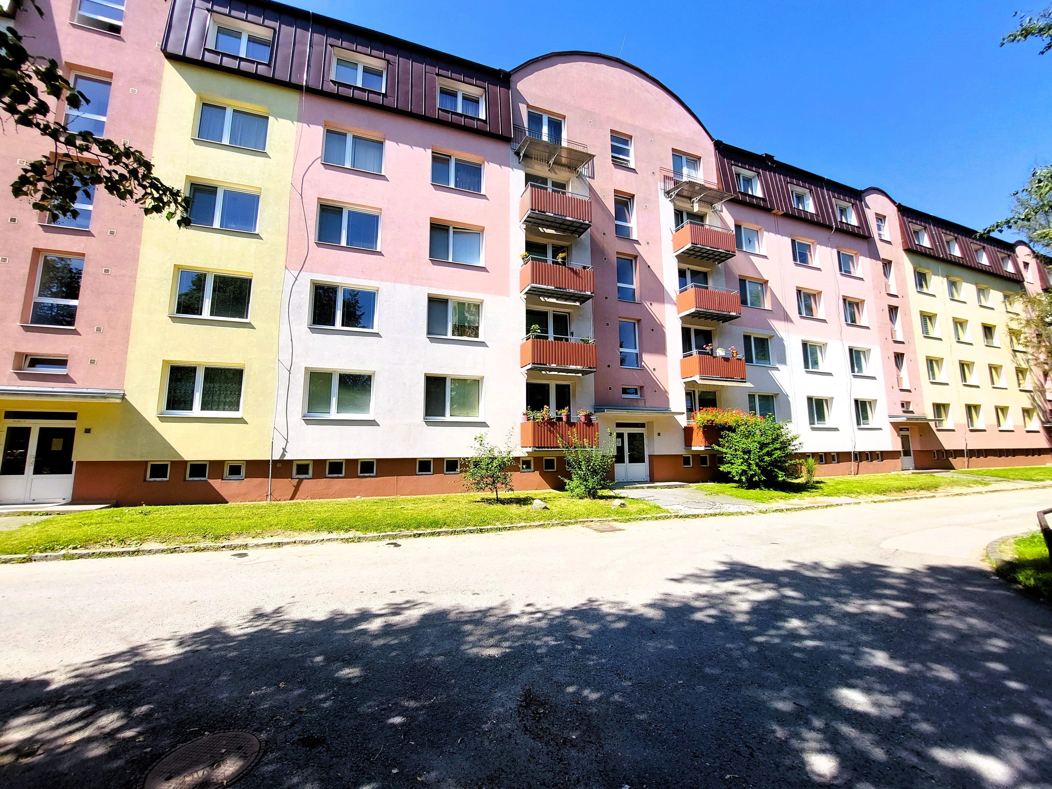 EXKLUZÍVNE! Tradičný veľkometrážny 2+1 izbový byt, Žilina - Vlčince