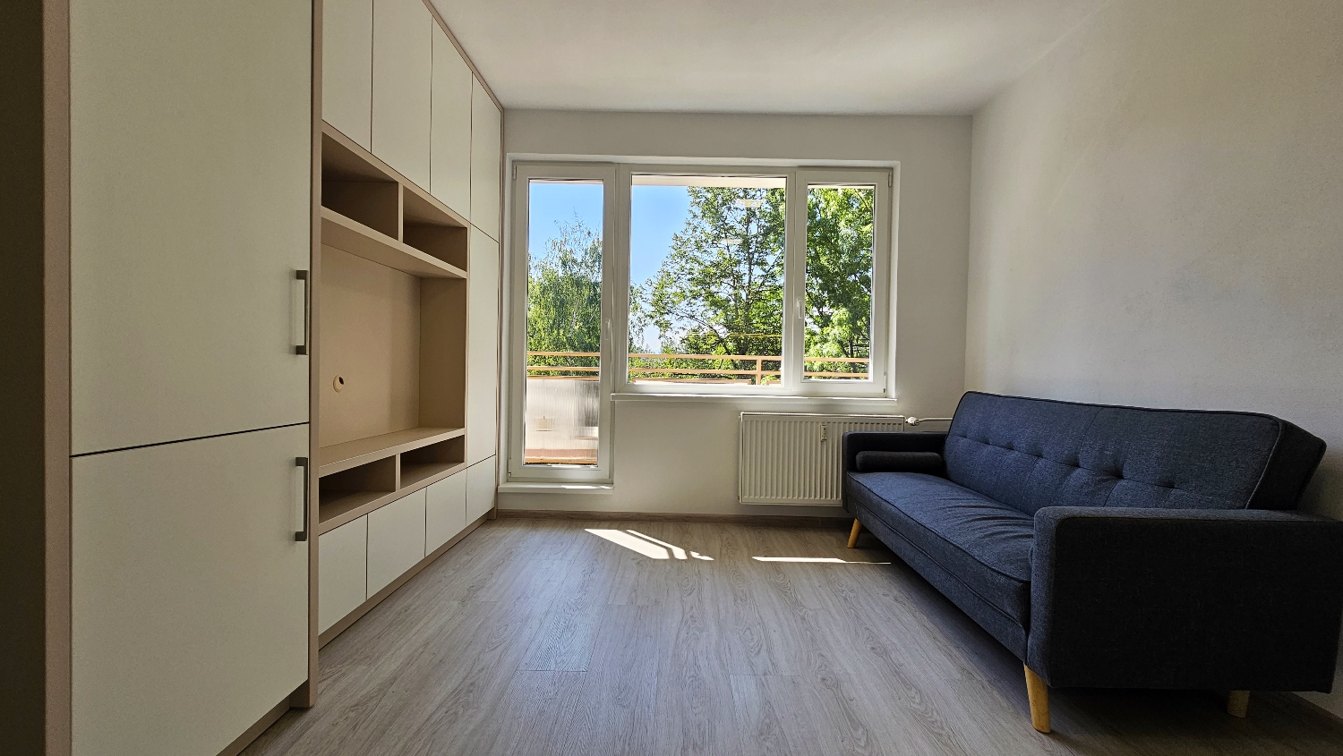 Svieži 2-izbový byt, veľká lodžia, čerstvá top rekonštrukcia, parkovanie, zeleň, predaj, Žilina – Hliny V, Cena: 139.000 €