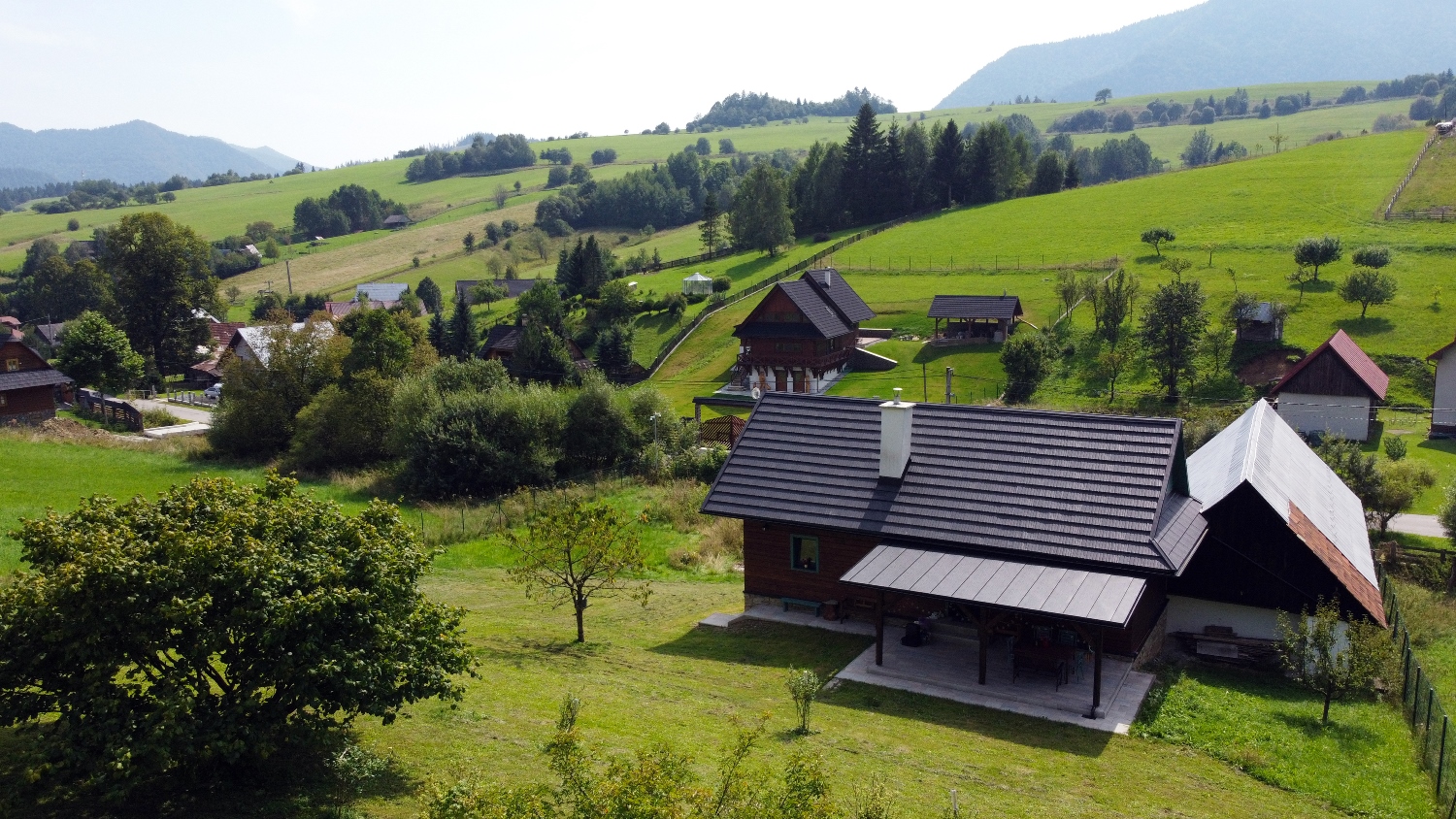 EXKLUZÍVNE! Prekrásna 4-izbová chata, veľký pozemok, čarovné prostredie, predaj, Zázrivá na Orave, Cena: 376.000 €