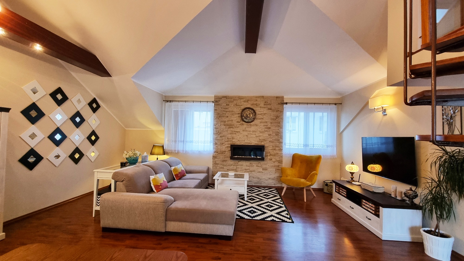 EXKLUZÍVNE! Unikátny 4-izbový byt, 106 m2, mezonet, terasa, predaj, Žilina – centrum, Cena: 249.000 €