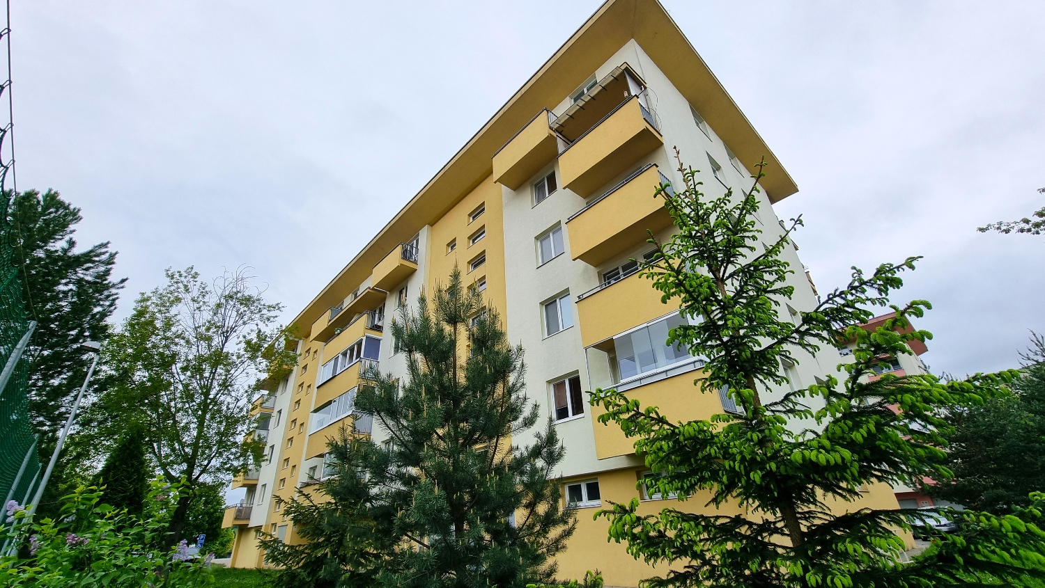 REZERVÁCIA! EXKLUZÍVNE! Ideálny 2-izbový byt s balkónom v projekte KASTOR, Žilina – Vlčince