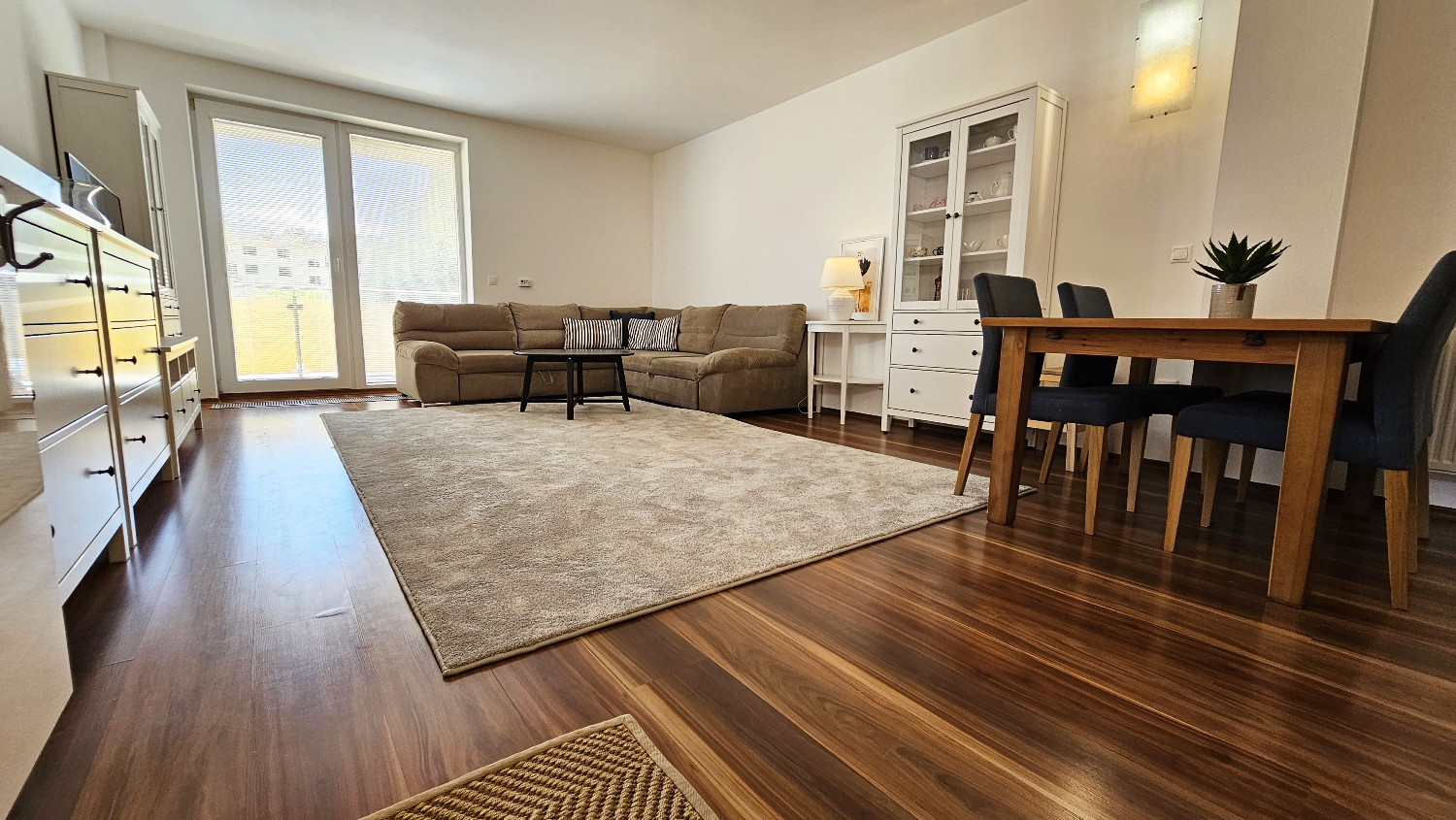 EXKLUZÍVNE! Moderný 2-izbový byt, veľký balkón, výborná lokalita, prenájom, Žilina – Bôrik – 3Star, Cena: 700 €/ mesiac