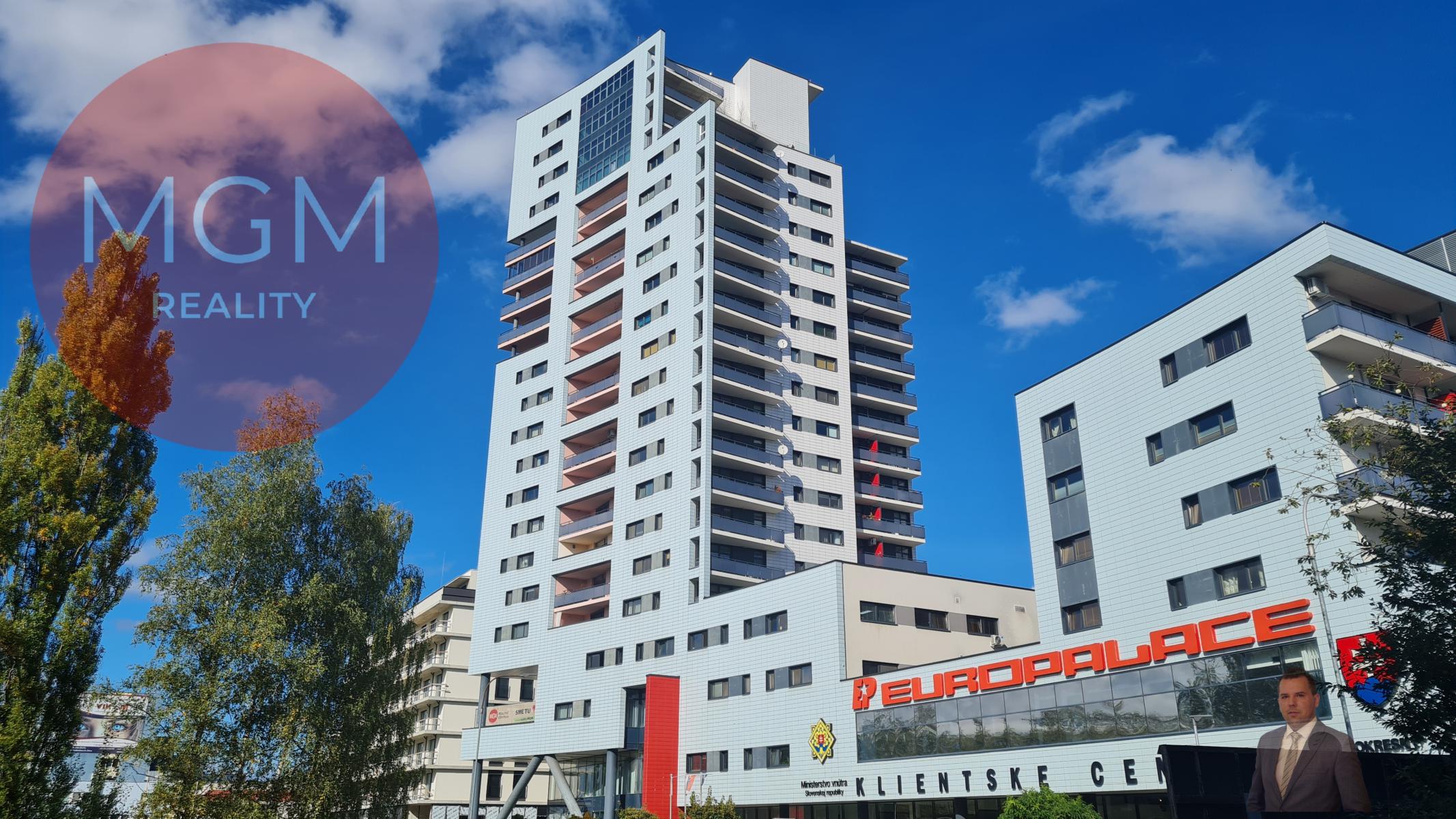 PRIPRAVUJEME DO PONUKY - 2 izbový byt s priestraným balkónom a parkovacím státim