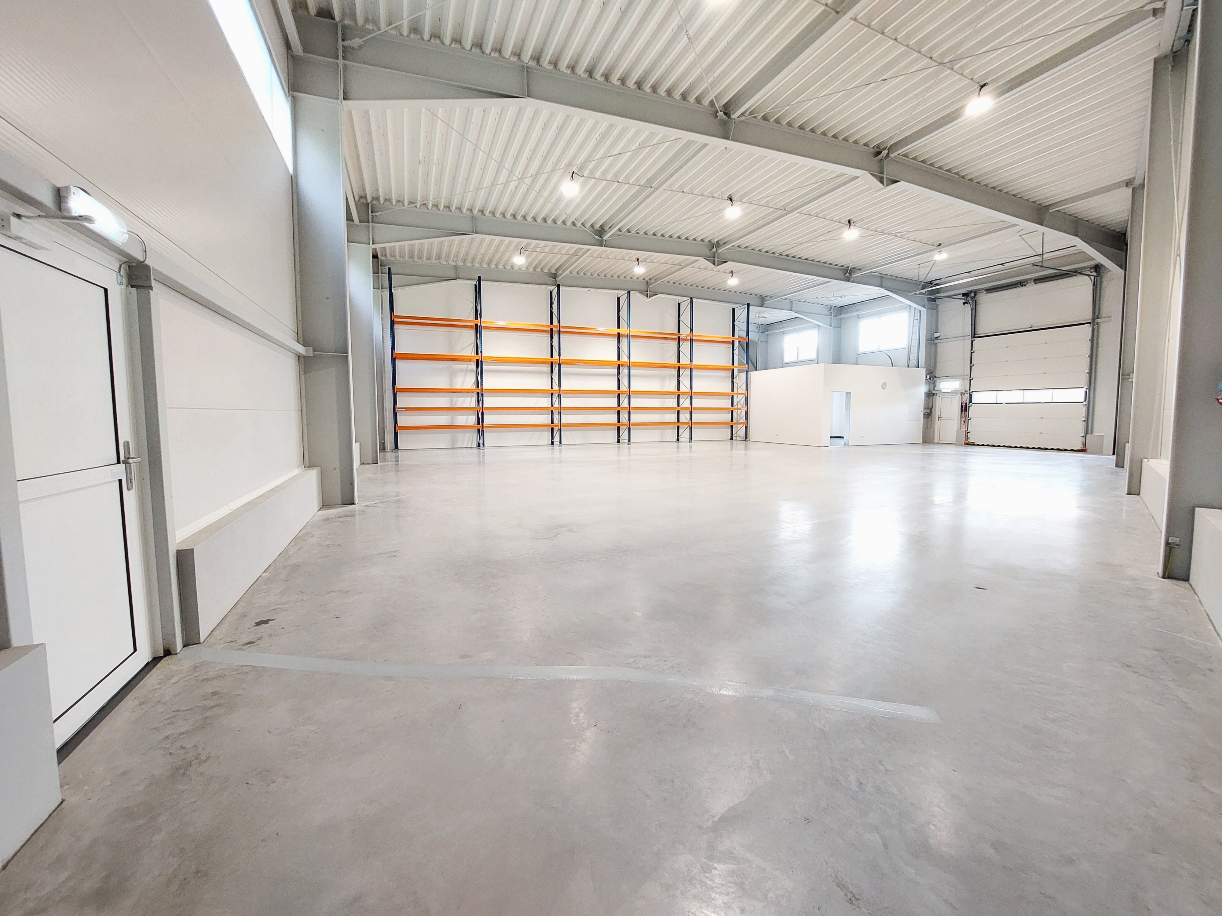 Moderné výrobno-skladové priestory s kancelárskym zázemím, Kľače 