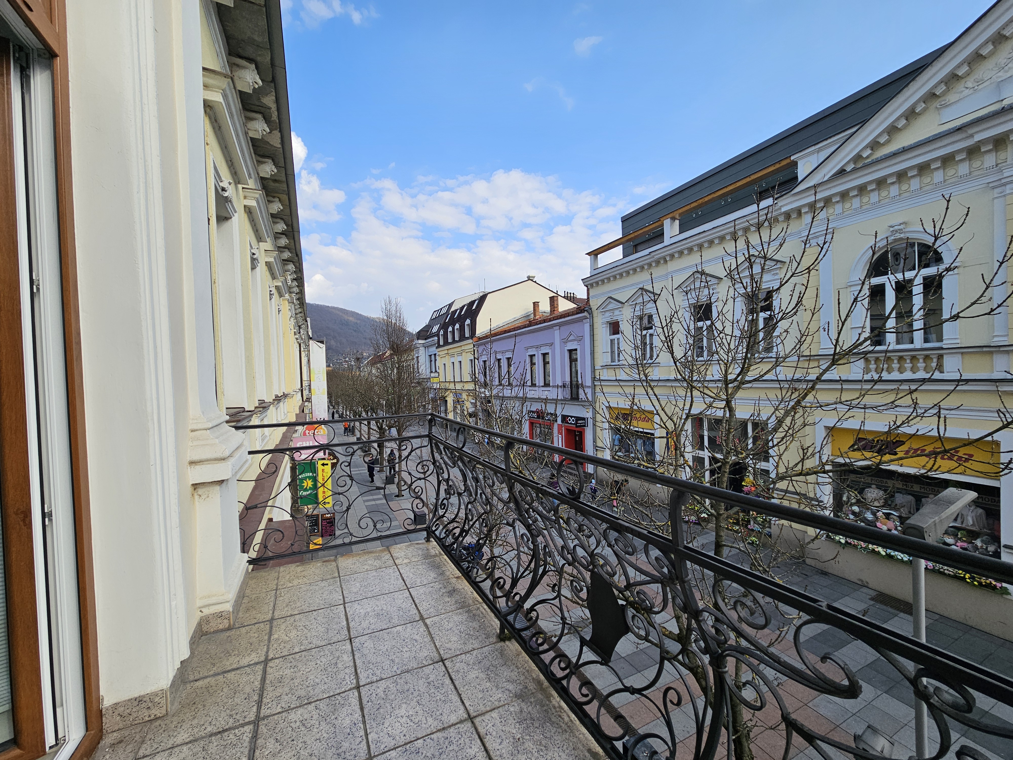 Útulný 2-izbový byt s balkónom priamo v centre mesta