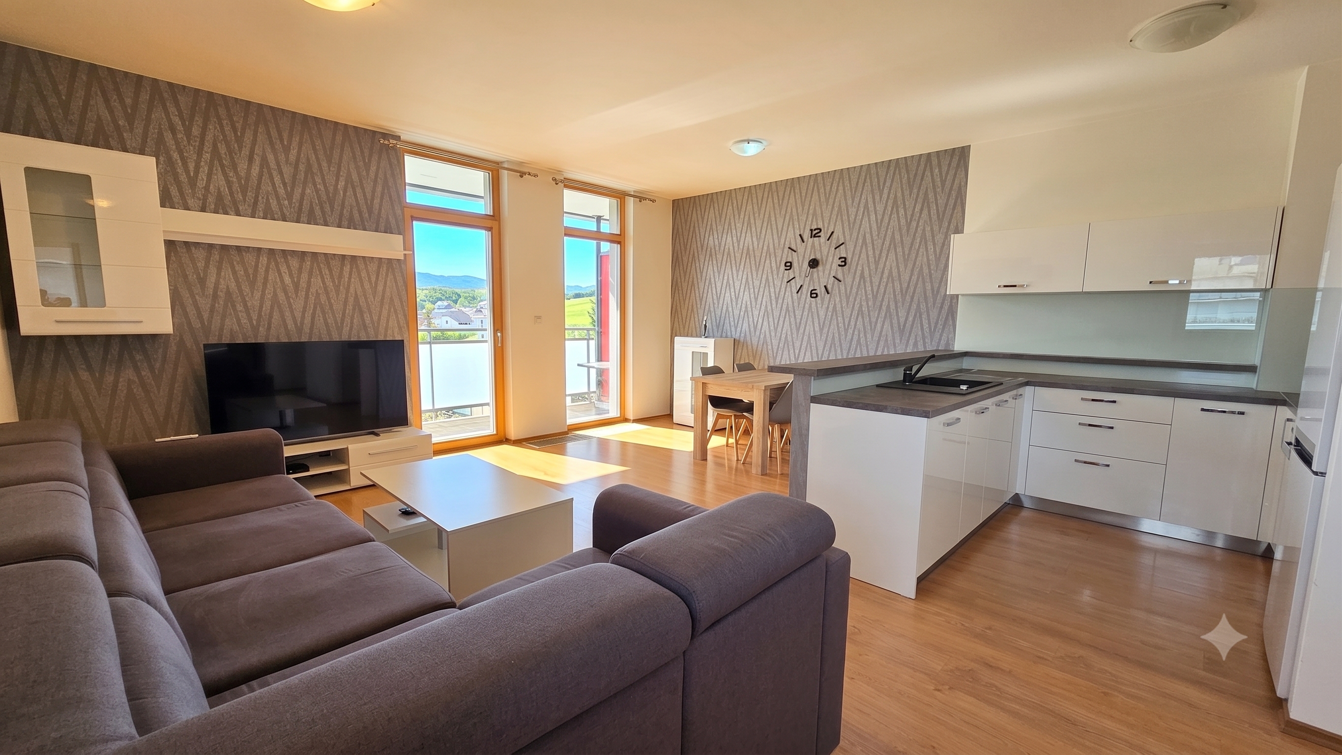 Najväčší 2-izbový byt v Žiline, loggia, garáž, pivnica, Vlčince - Europalace